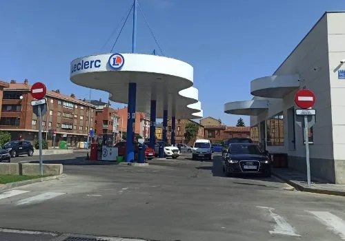 Guía cerca de nostros...
